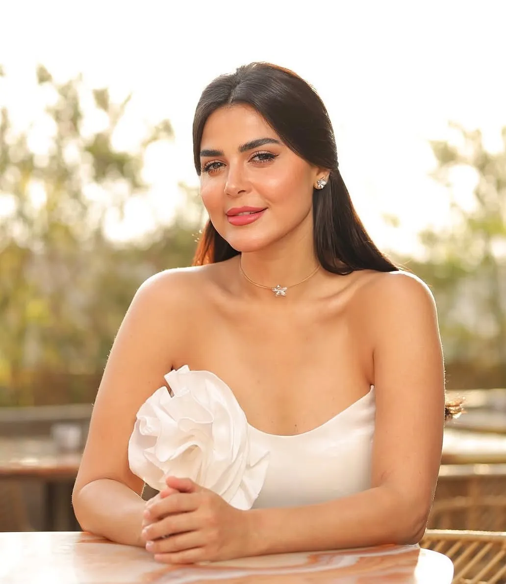الفنانة رانية منصور